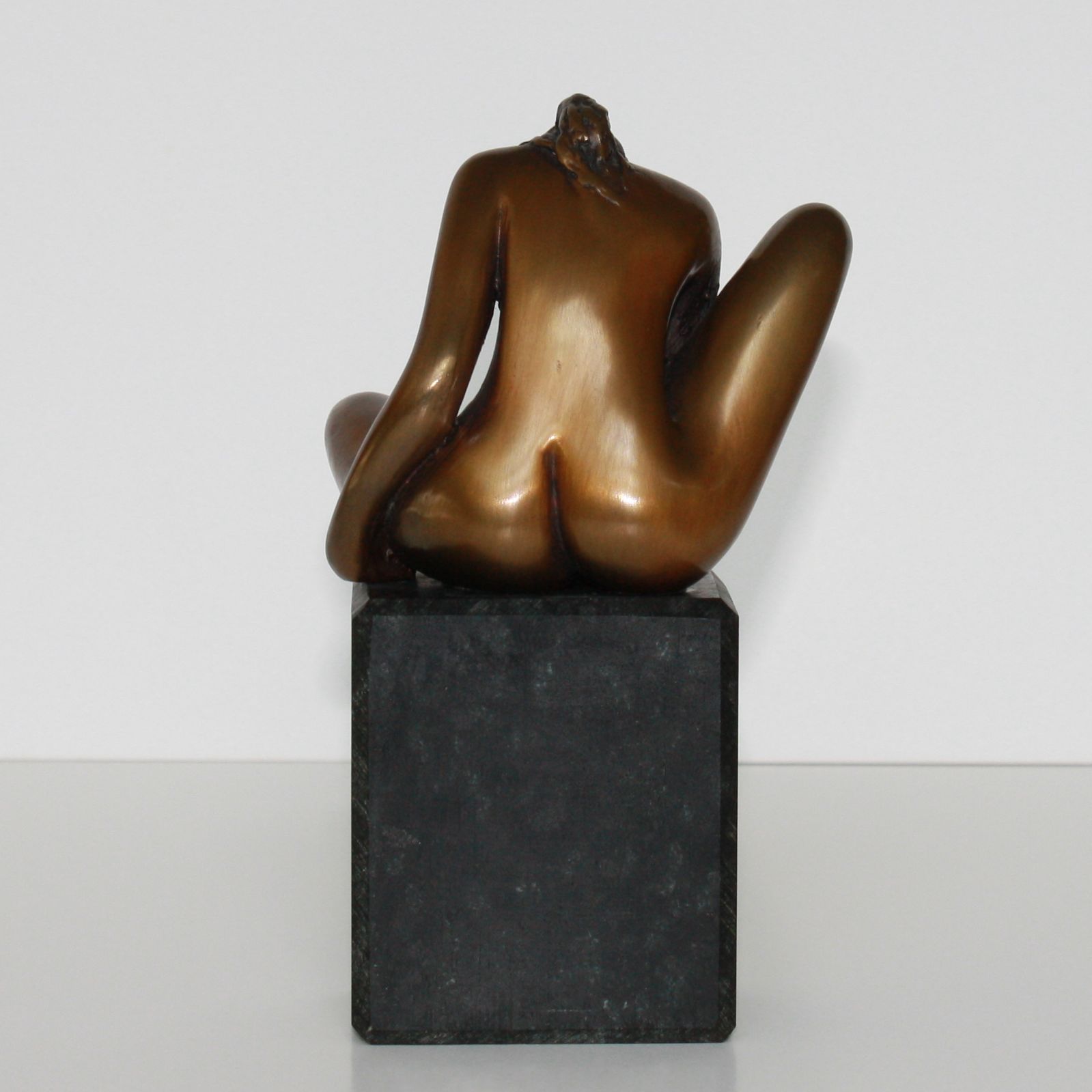 Bronze Skulptur,Frau von hinten, Akt, auf Sockel
