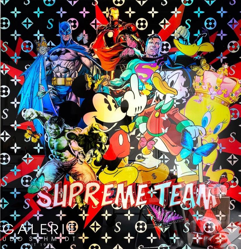 van Apple: Supreme Team