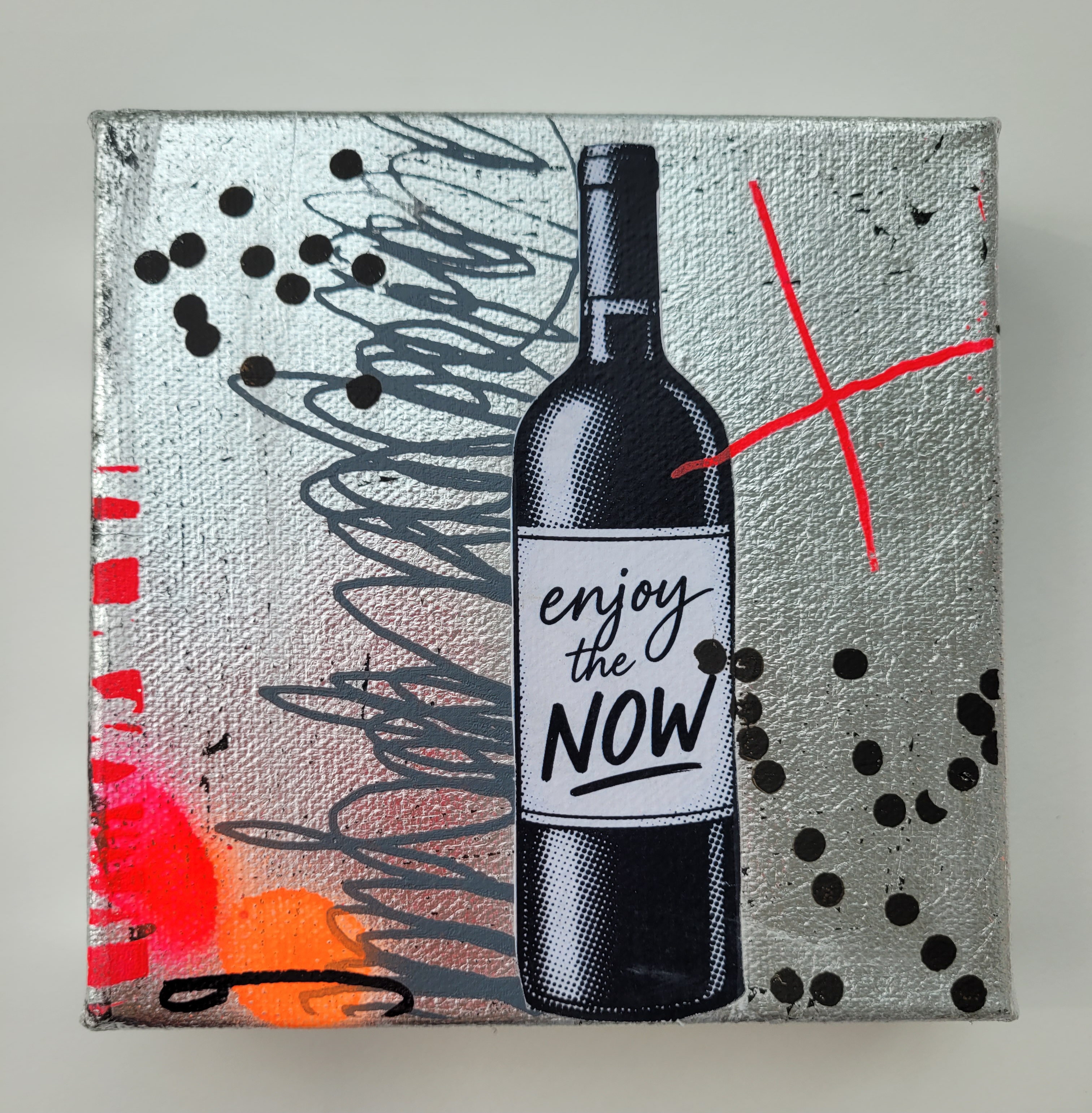 Anna Flores: Little Icons - Wein Enjoy the now now