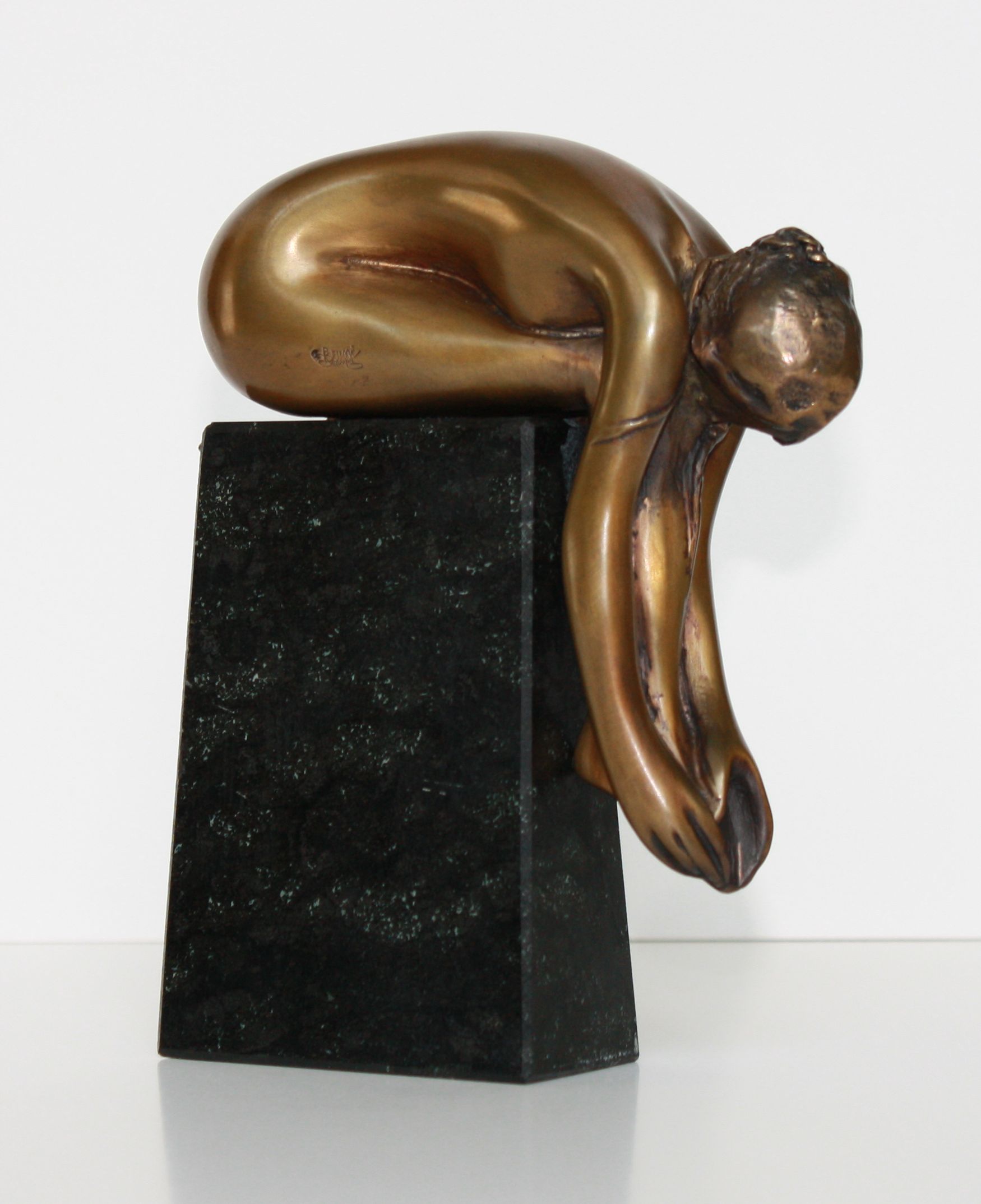 Bronzeskultur, anmutige Frau, Akt in Bronze von Bruno Bruni, weiblicher Akt