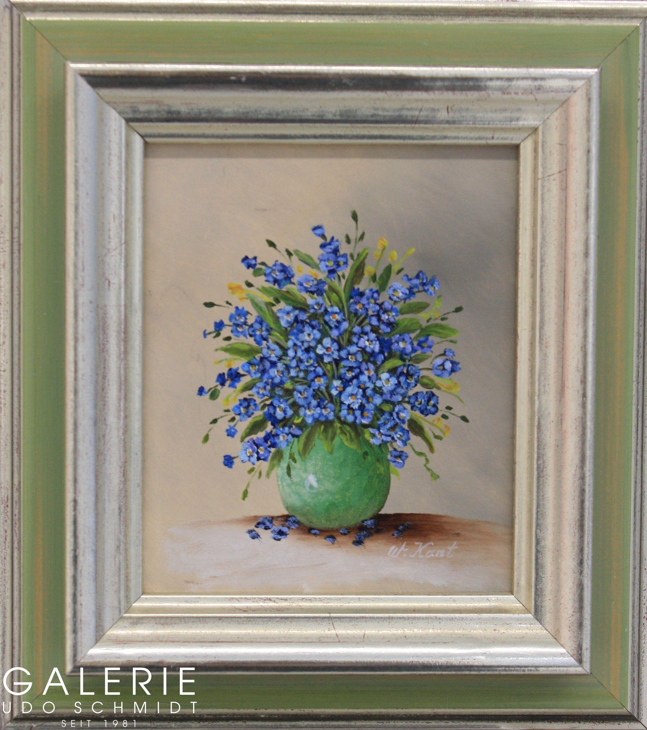 Blaue Veilchen in güner Vase