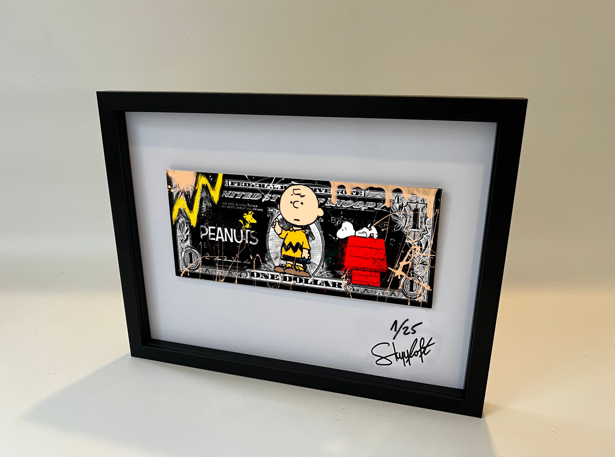 SKYYLOFT: Charlie Brown Dollar mit Rahmen